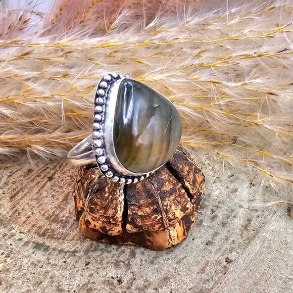 Nature Labradorite Triangular Shape 925 Ring ( Size 10) - Picture 3 of 10